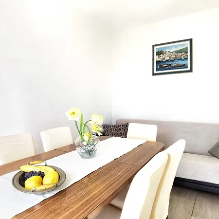 Mastelic Apartamento Sevid