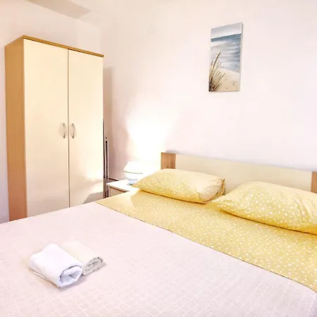 Apartment Sealine - 60m From The Sea Sevid