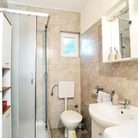 Apartment Sealine - 60m From The Sea Sevid